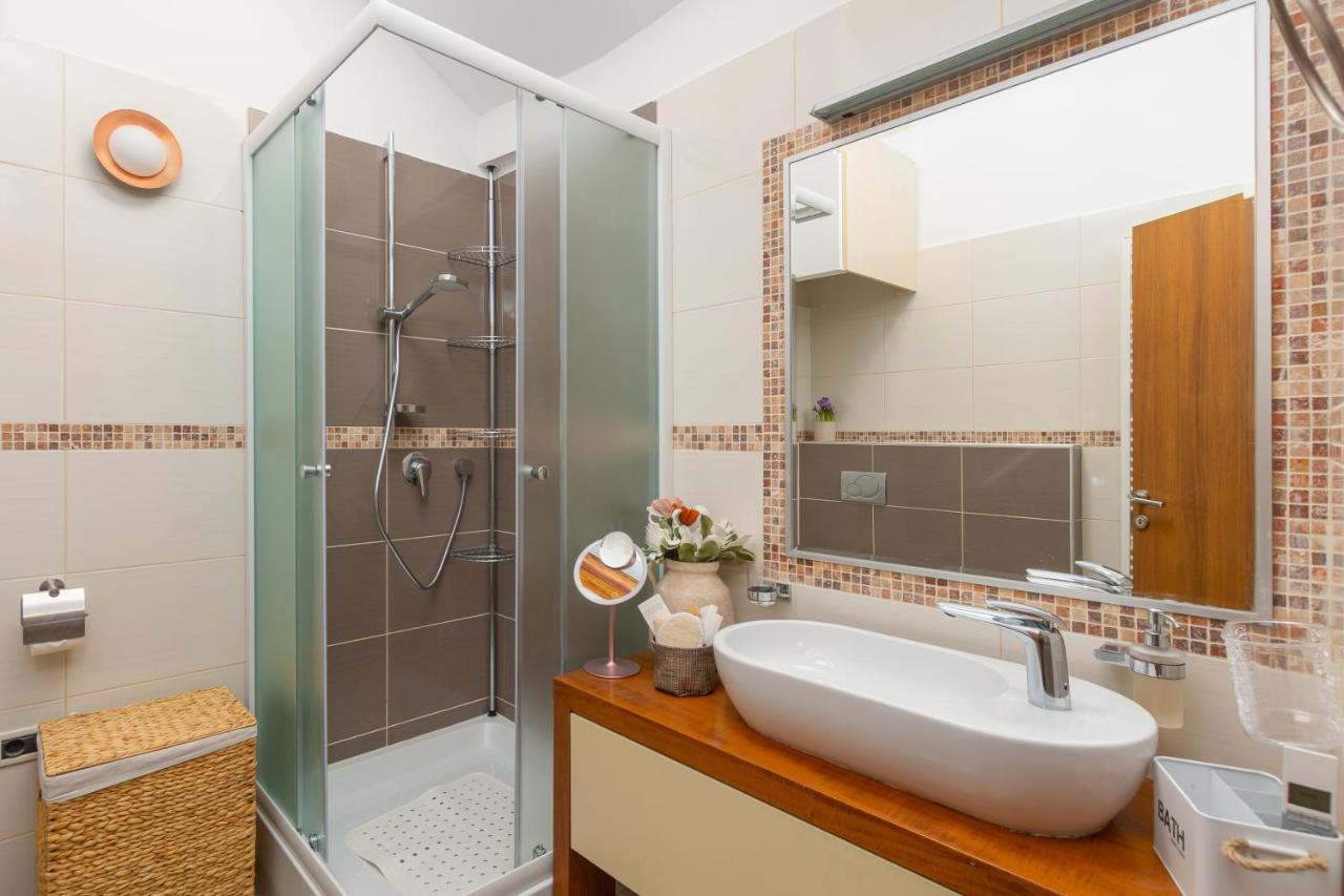 Exclusive Seafront Bacchus Apartment Poreč Exterior foto